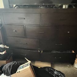 9 Drawer Dresser With Mirror