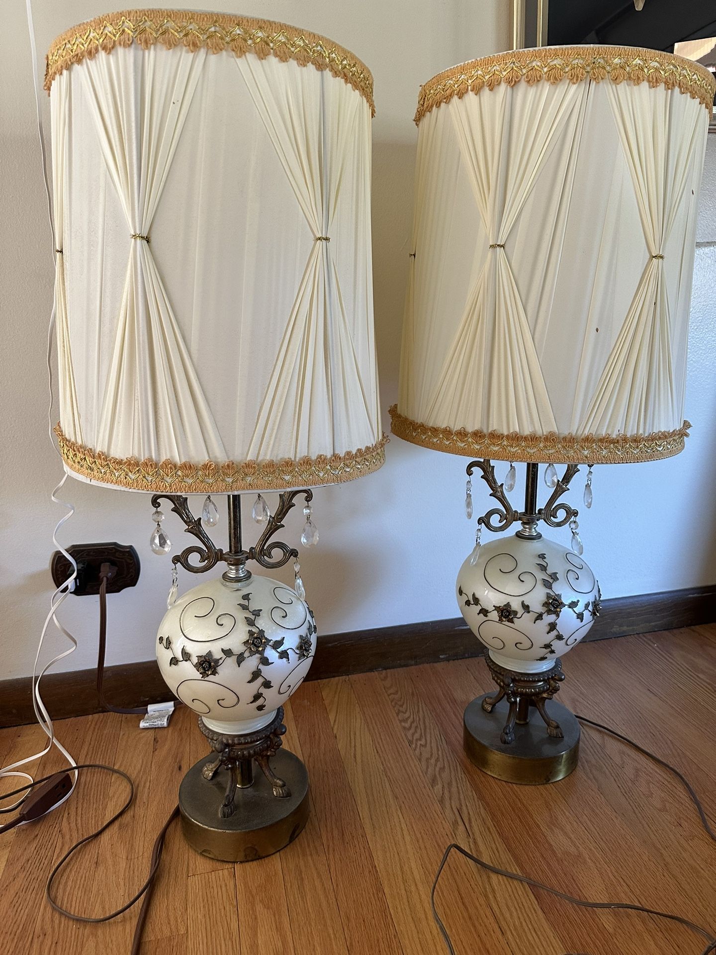 FREE Antique Lamps(2)- Pending Pick Up