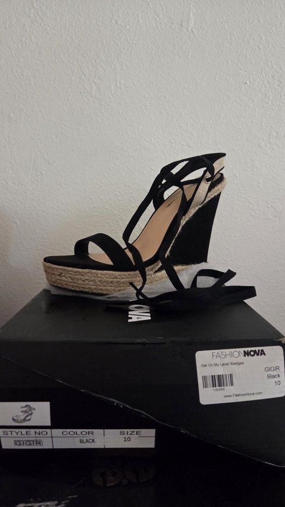 Cute Black Wedges NEW Size 10