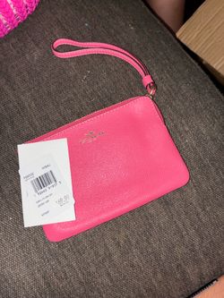 Coach corner zip wristlet in cross gain leather