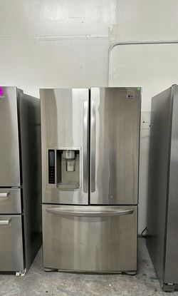 LG 3-Door French Door Fridge, Stainless Steel, Excellent Condition, Ice & Water Dispenser