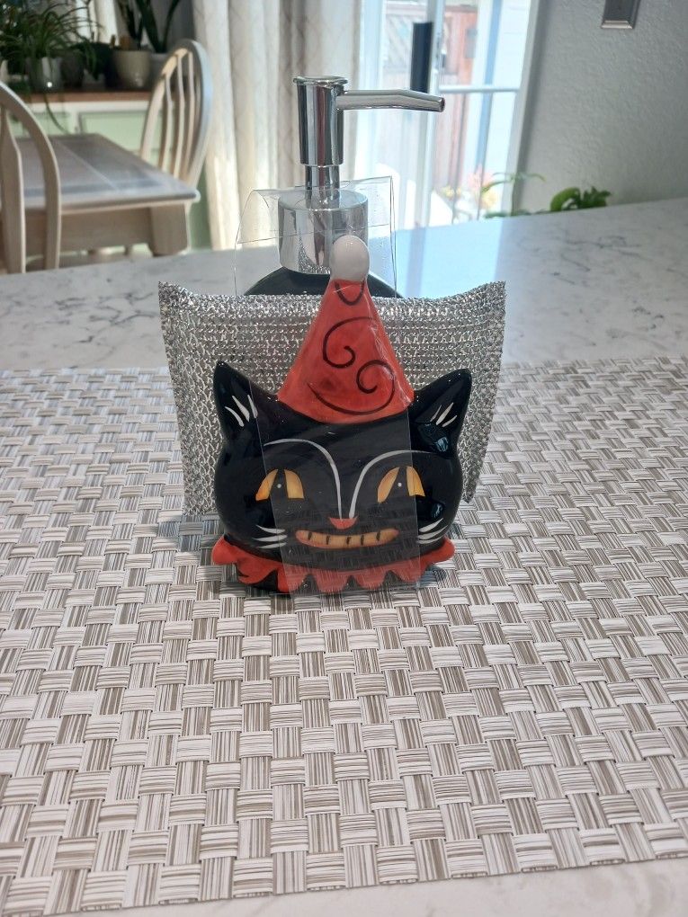 "Johanna Parker" Halloween Cat Soap Dispenser