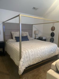 King size canopy bed