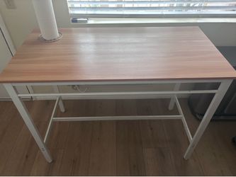 Table with 4 chairs