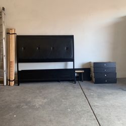Black Queen Size Bed With Shelves