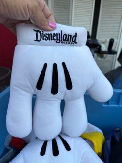 Big white Disney hands Halloween