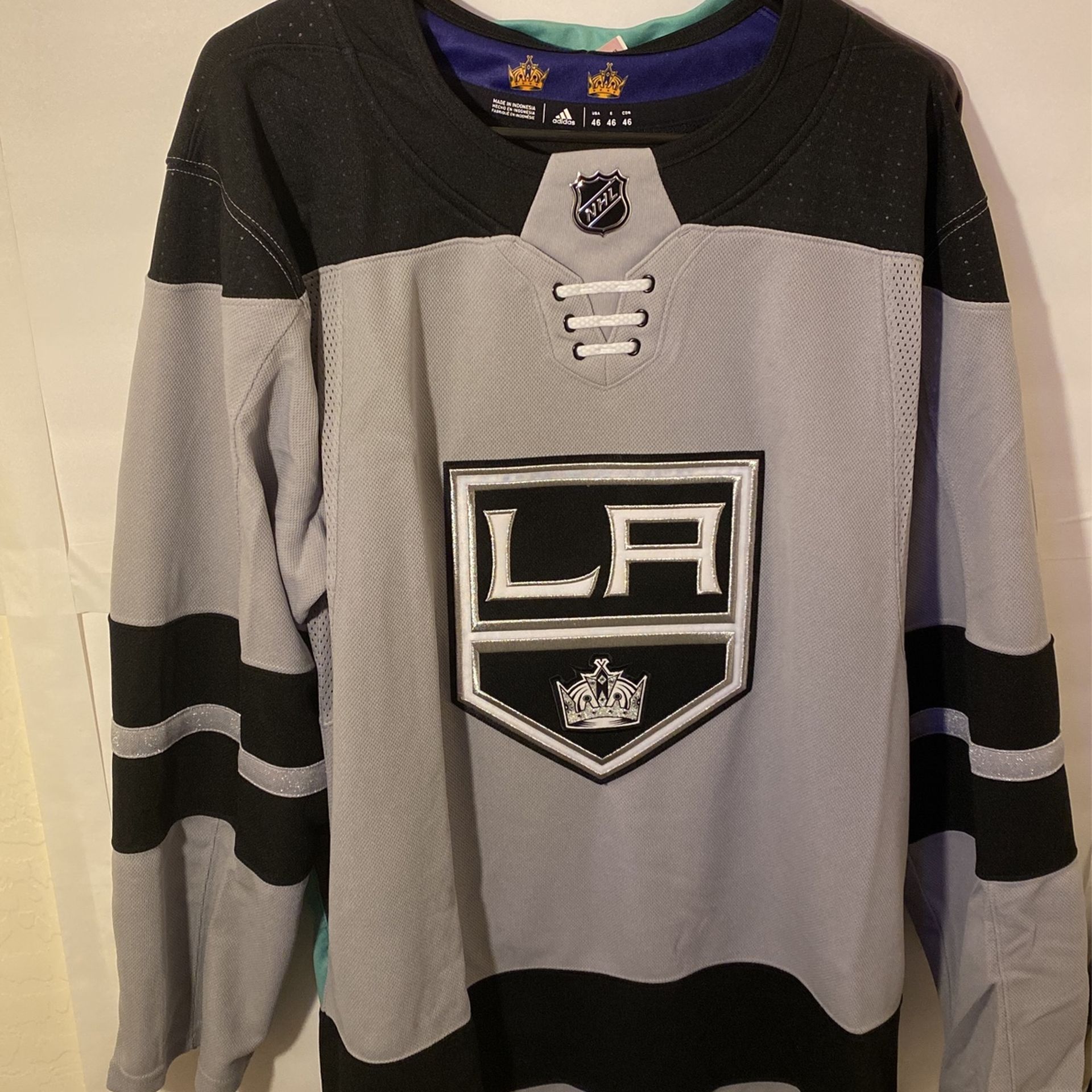 Brand new LA Kings hockey jersey large Size 46