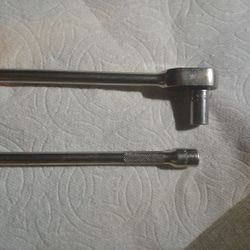 SNAP ON  1/4 DRIVE  9 " LONG RATCHET & 12" LONG EXTENTION WOBBLER HEAD
