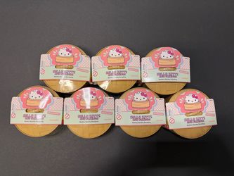 Hello Kitty and Friends Mystery Squishy Dumpling – Lot of 7