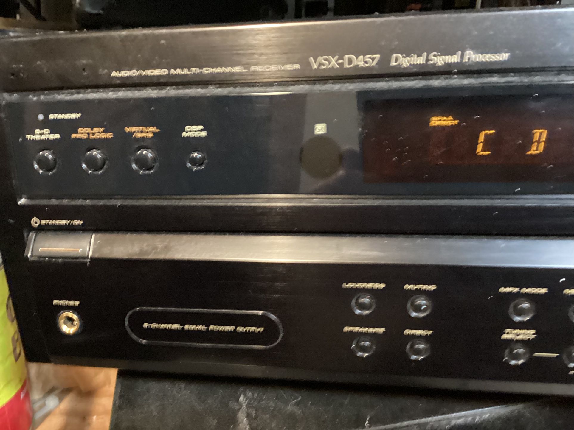Pioneer Vintage Surround Sound Receiver 500 Watts With Phono Input In Great Condition 