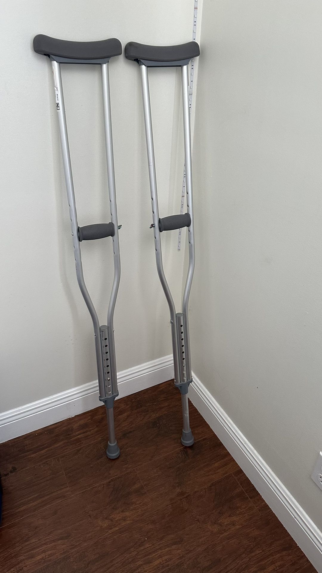 Crutches In Good Conditions 