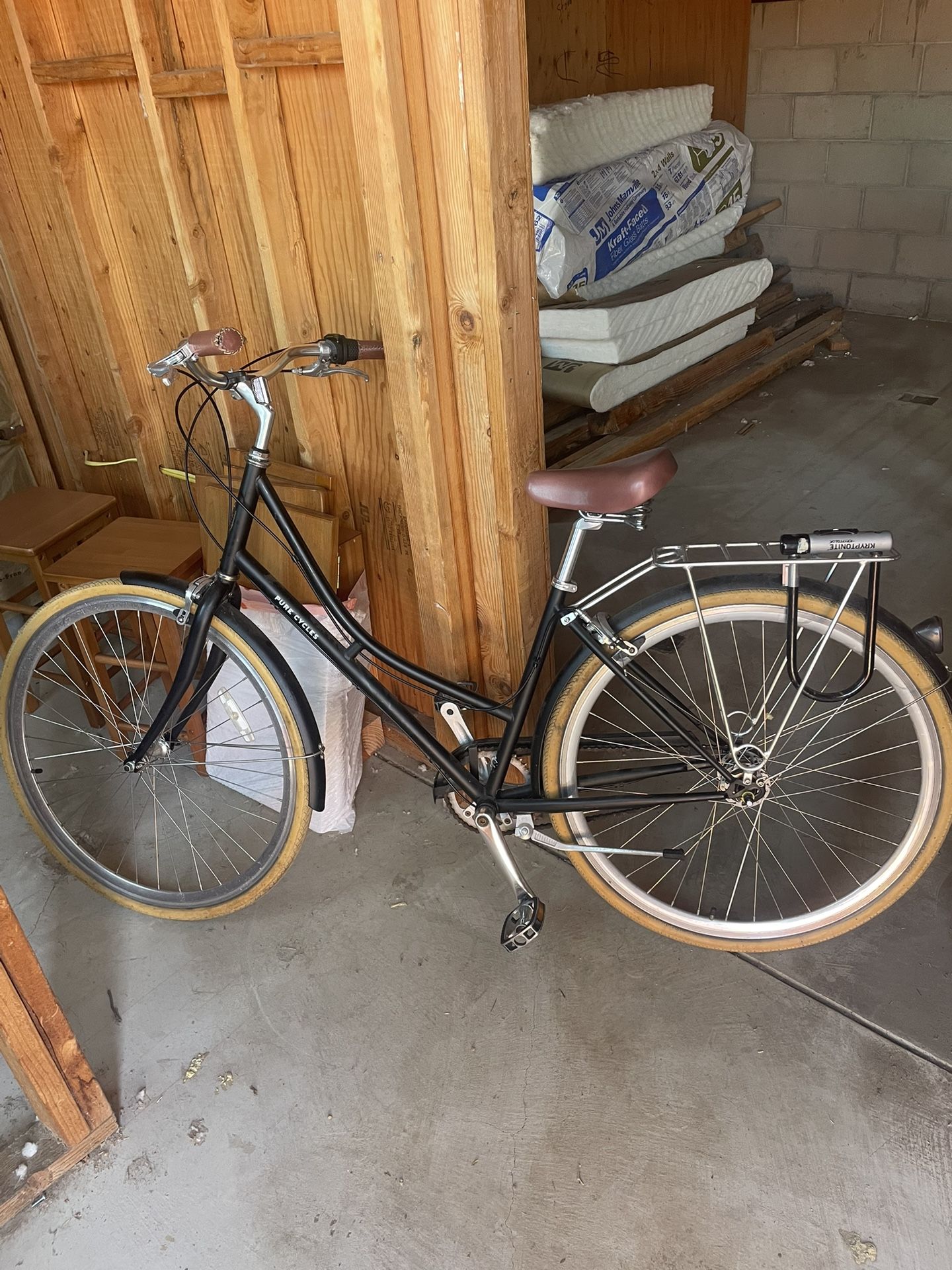 Pure Cycles 3 Speed Beach Cruiser
