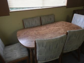 Table & Chairs