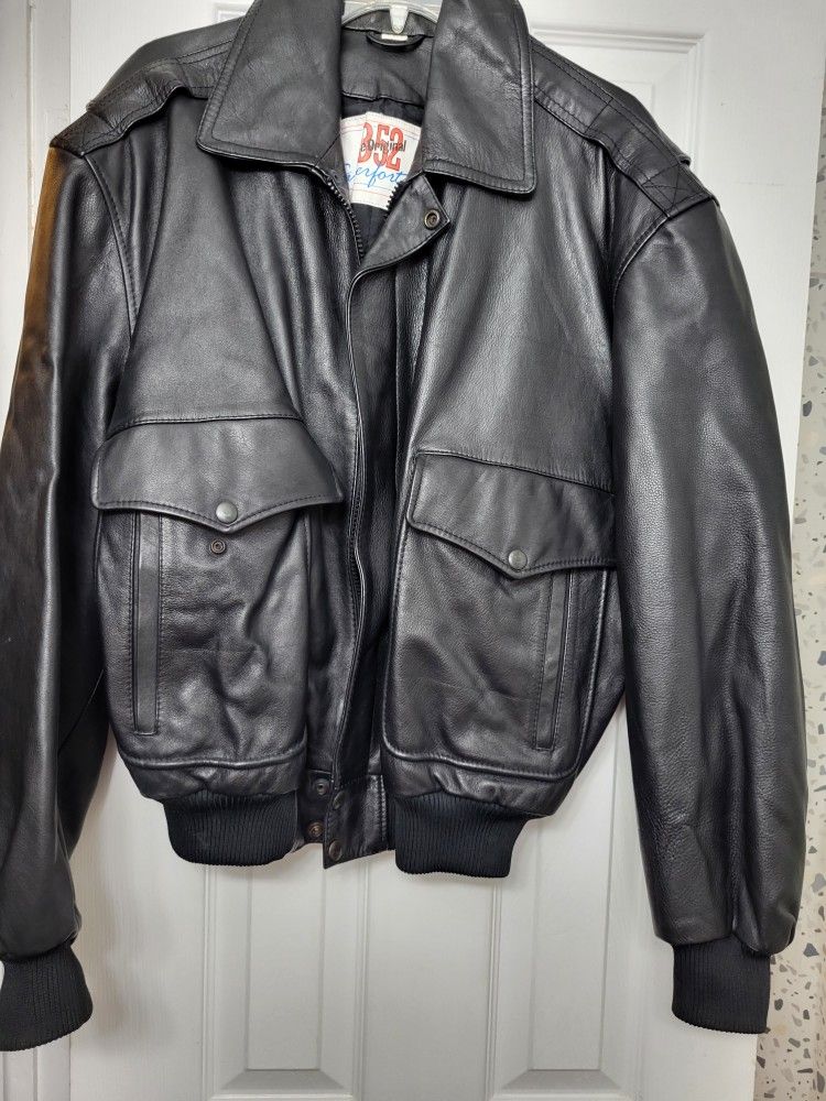 Men SMALL LEATHER BOMBER JACKET