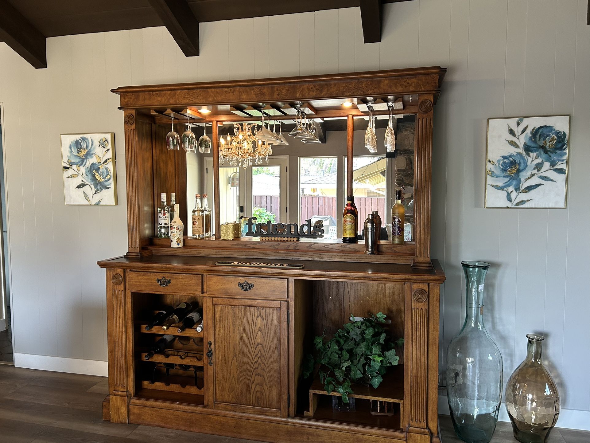 Elegant Bar