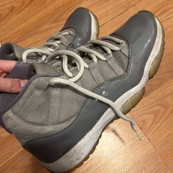 Size 8 Jordan 11s 