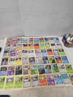 Pokémon  cards 164 card with metal case