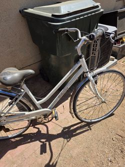 Women bike