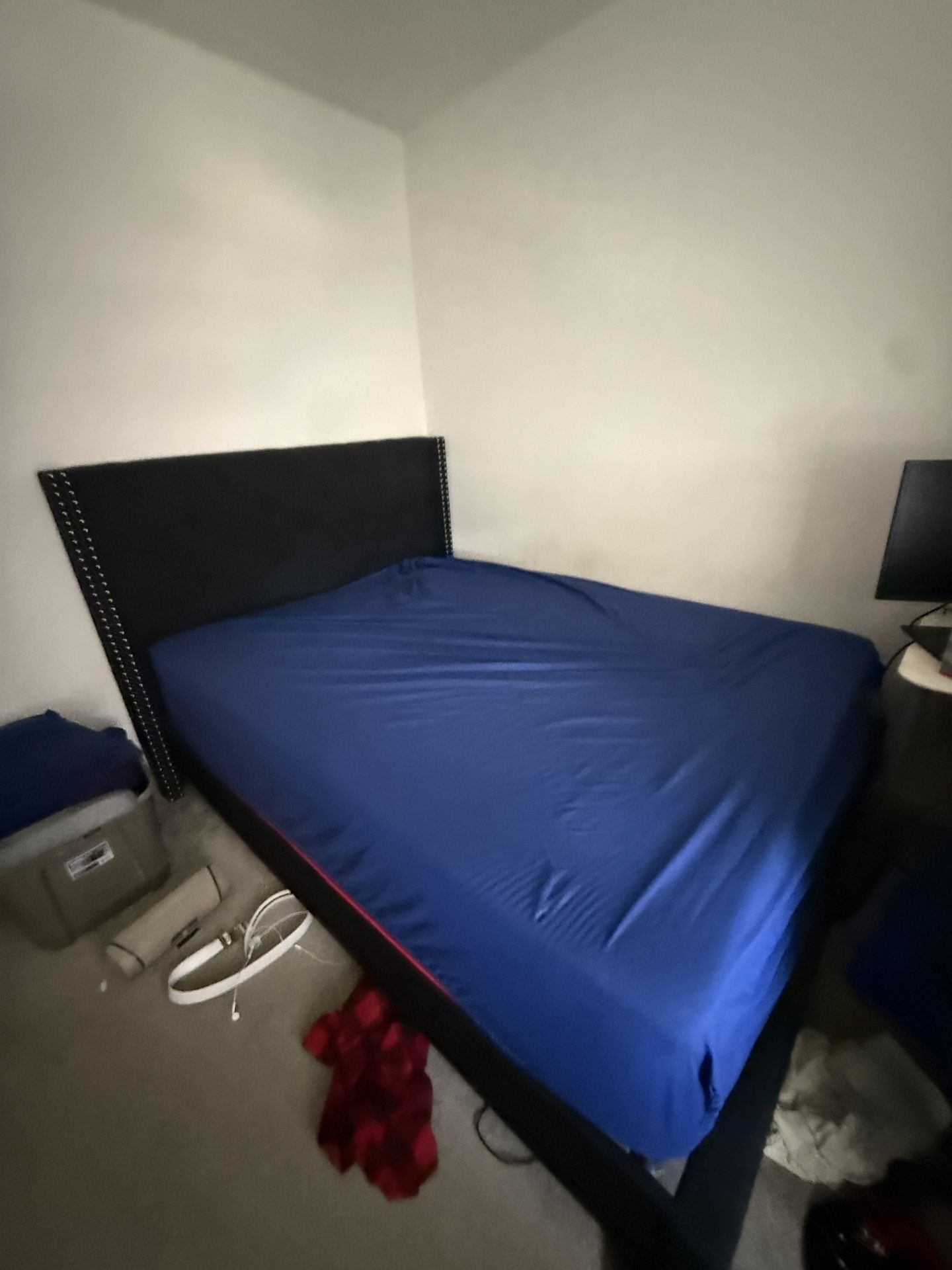 queen size mattress and bed frame