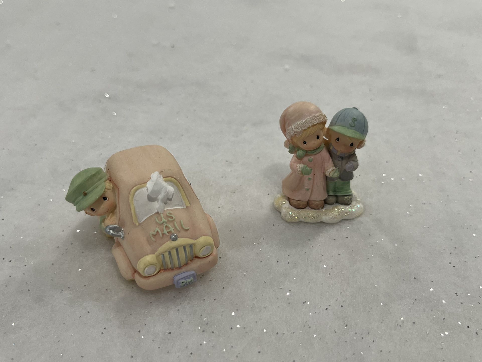 Vintage 2001 Precious Moments Hawthorne Village 79384-A “Special Delivery” and 79381-A “Sing His Praises”