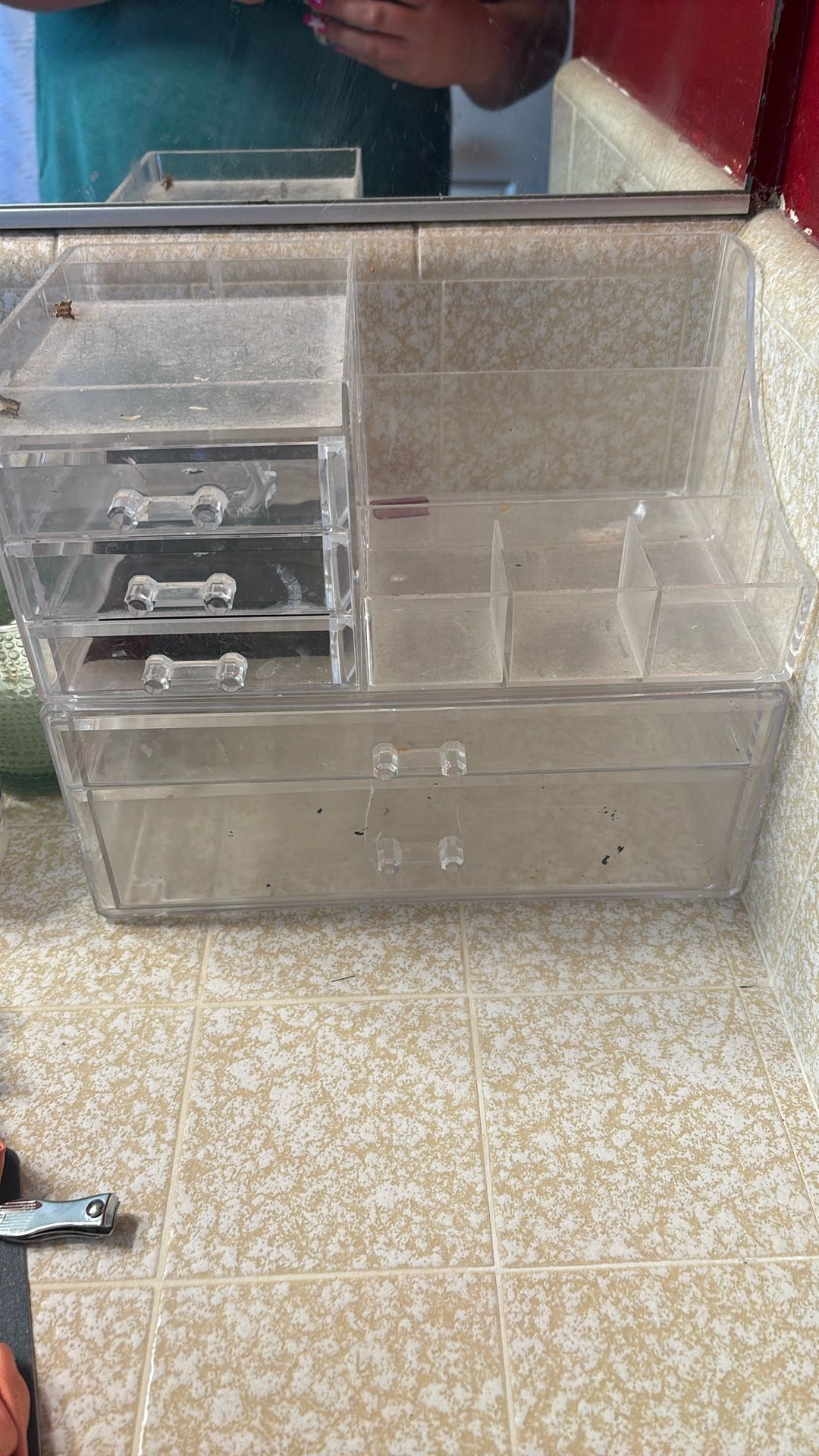 Make Up Organized