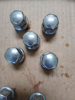 Car Parts/ Lug Nuts For Chevrolet