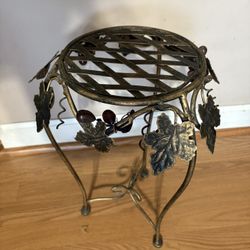 Leaves & Grapes Metal 18” Tall Plant Stand 11” Wide