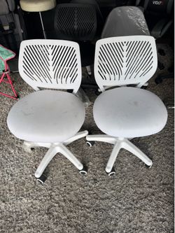 Kids desk chair