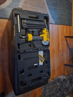 DEWALT BRAD NAIL GUN 18 gauge