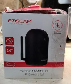 Foscam R2 Wireless 1080P Full High Definition, 2.0MP, Pro Series, with microsd slot. excellent working condition, 2-way audio, plug and play (easy s