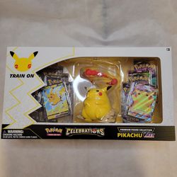 Pokemon TCG Celebrations Premium Figure Collection Pikachu VMAX