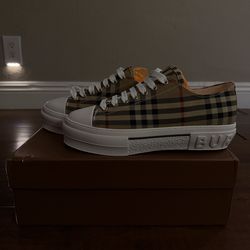 Burberry Shoes
