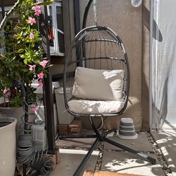 Swing egg chair barely used perfect condition