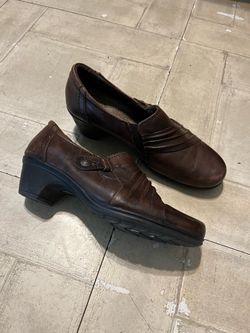 Earth Origins brown leather slip-on shoes size 7.5