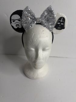 Star Wars-themed Minnie Mouse headband featuring a silver sequin bow