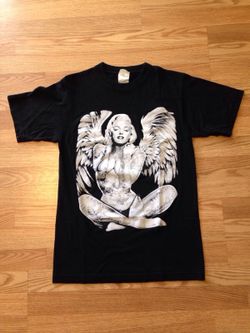 Gorgeous tattooed, winged Marilyn Monroe shirt, new, size S