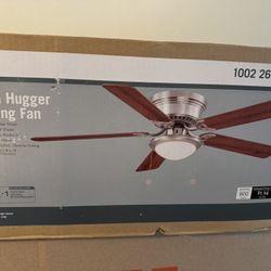 Ceiling Fan 52” W/light