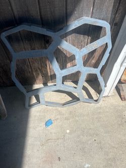 Walk Maker Concrete Stepping Stone Mold