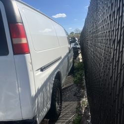 Chevrolet Cargo Van 2005