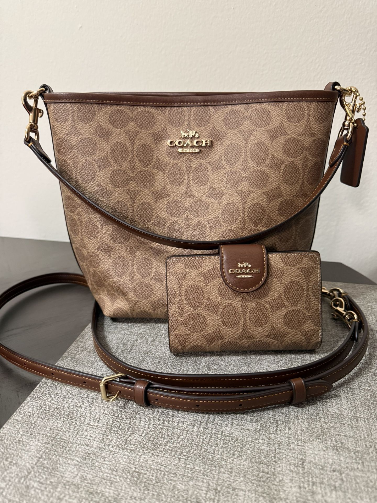 COACH handbag & Matching Wallet