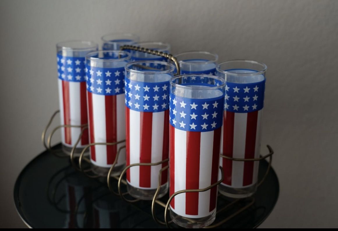 Vintage Drink Caddy And Patriotic Glasses