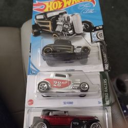 Hot Wheels Bundle Blue Card 1997 Mercedes 540K,  2017 Blue Card Black 32 Ford, Green 32 Ford So Cal White 32 Ford. 31 Doozie   Cash Porch PU Redmond 
