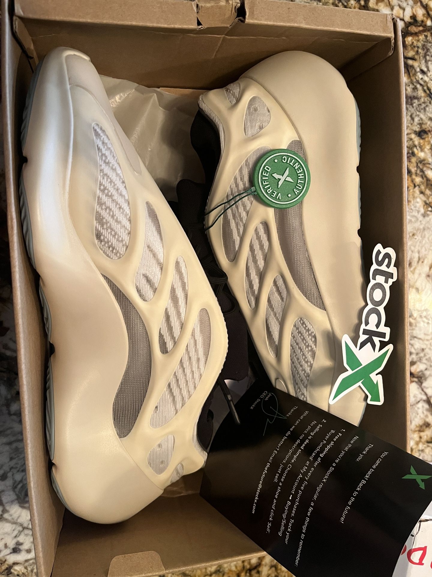 Yeezy 700 Azael