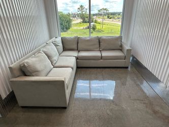 Weekend Sale 🚨🚨🚨Beautiful Gray Fabric 3 Piece West Elm Sectional for Sale Delivery Available 🚚
