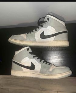 Air Jordan 1 Mid GS 'Light Smoke Grey'