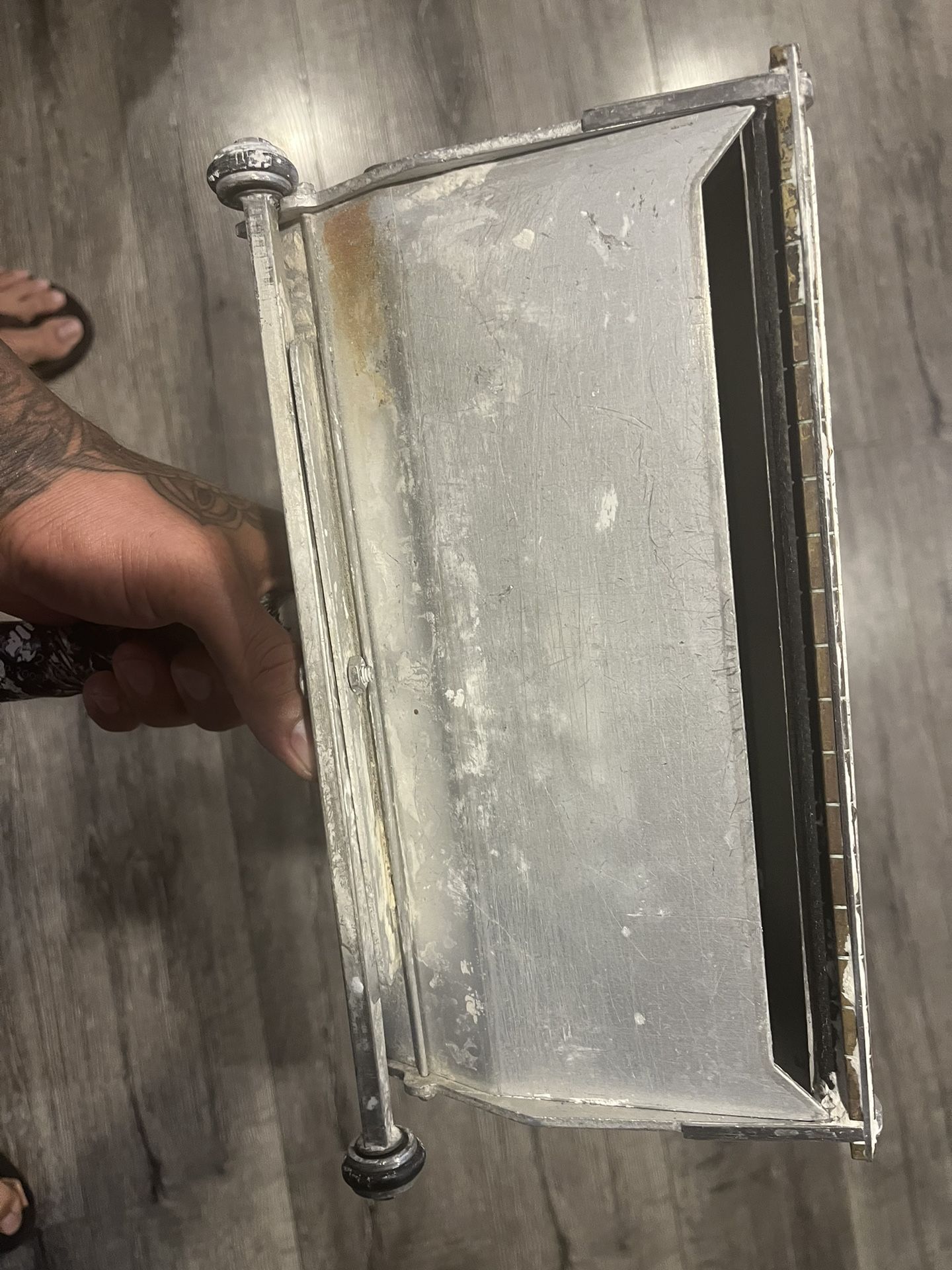 10” Mud Box W Handle