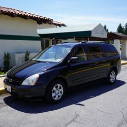 2010 KIA Sedona Minivan