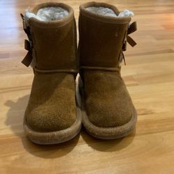 Kids KooLaBurra By UGG Size 6