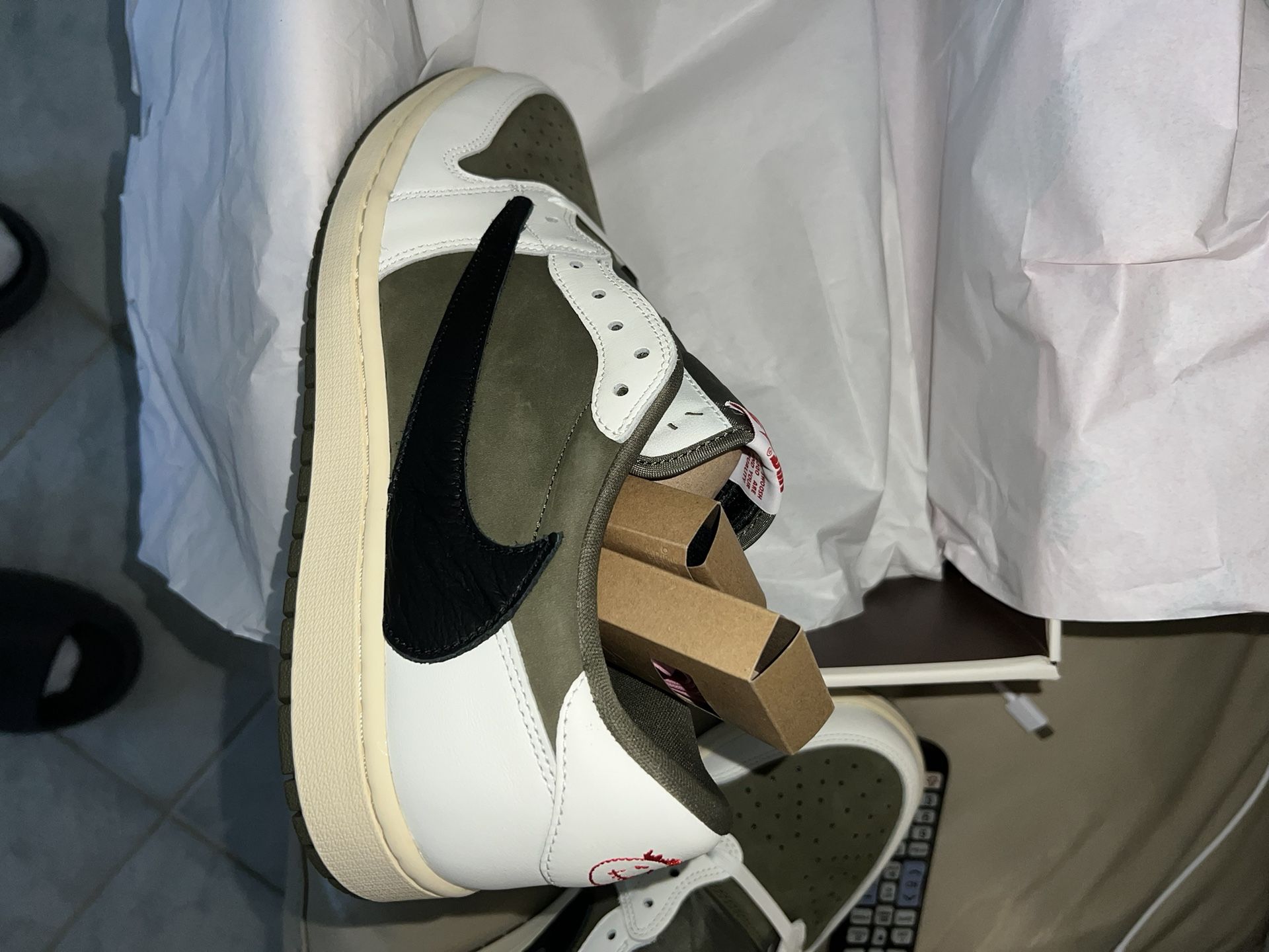 Travis Scott Jordan 1 Low Medium Olive DS OG ALL NEW 