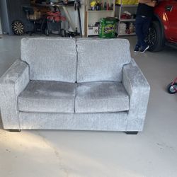 60” Loveseat 
